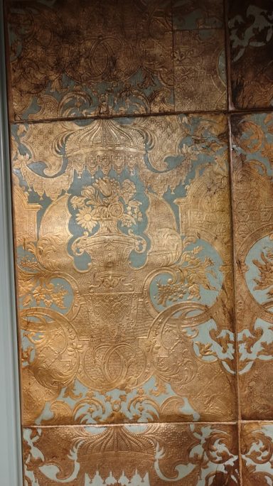 Goudbehang in de Libarije
