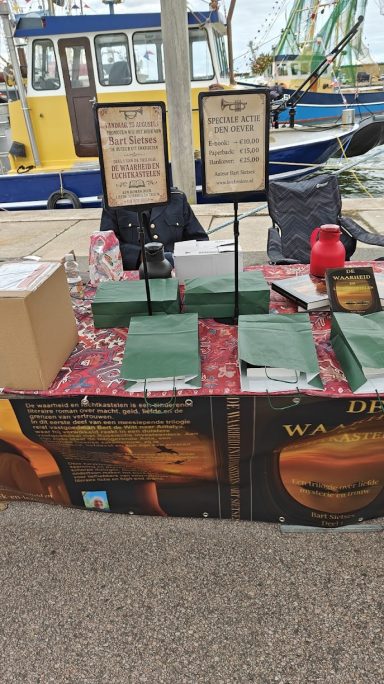 Boekenverkoop in Den Oever